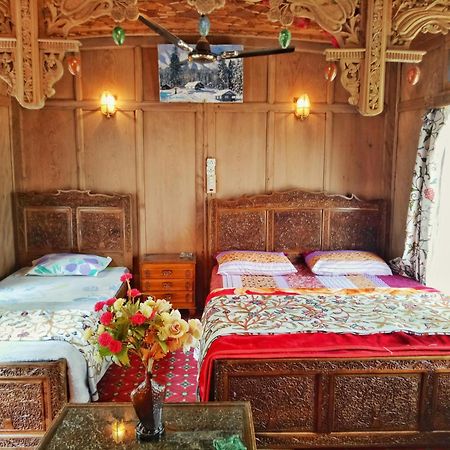 Hotel New Bul Bul Group Of Houseboats Srinagar Durgjan Exterior foto