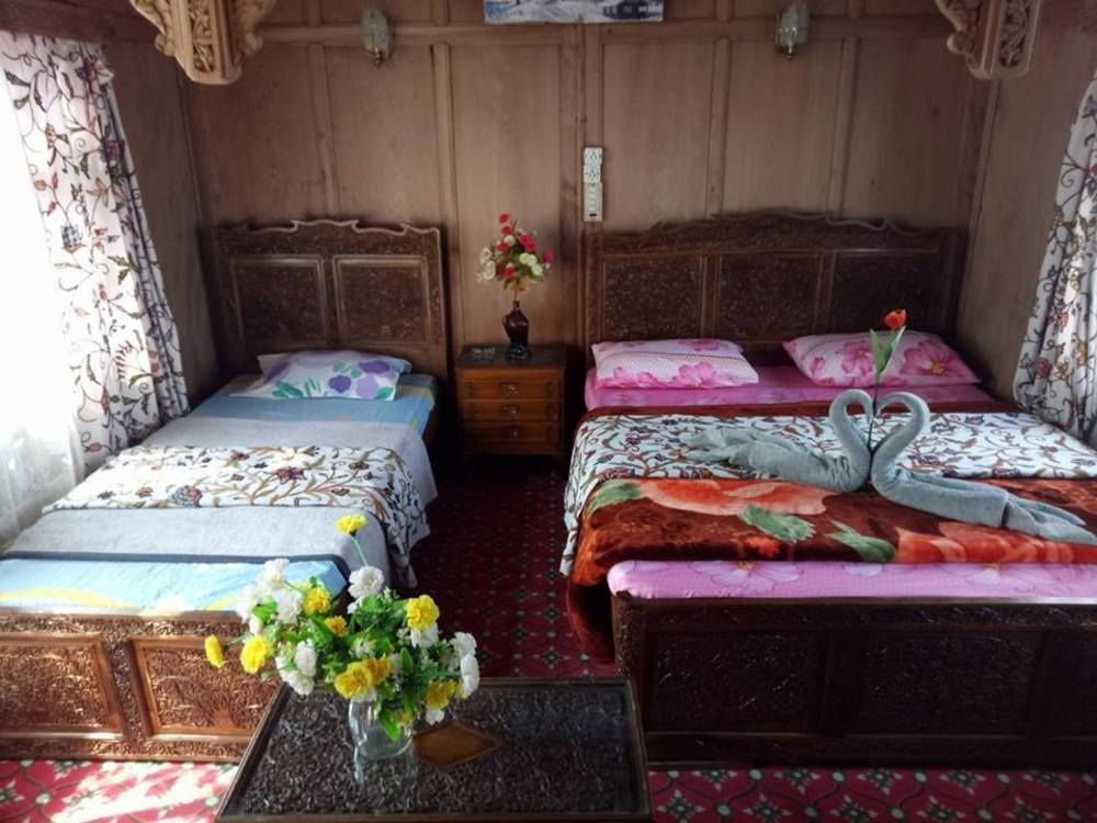 Hotel New Bul Bul Group Of Houseboats Srinagar Durgjan Exterior foto