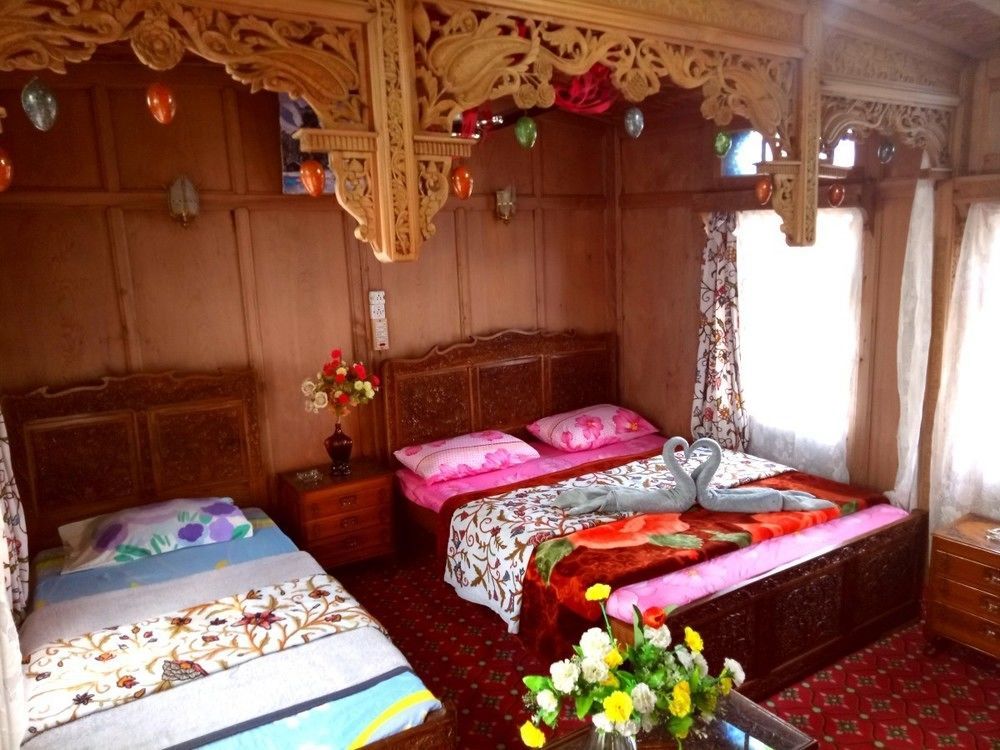 Hotel New Bul Bul Group Of Houseboats Srinagar Durgjan Exterior foto