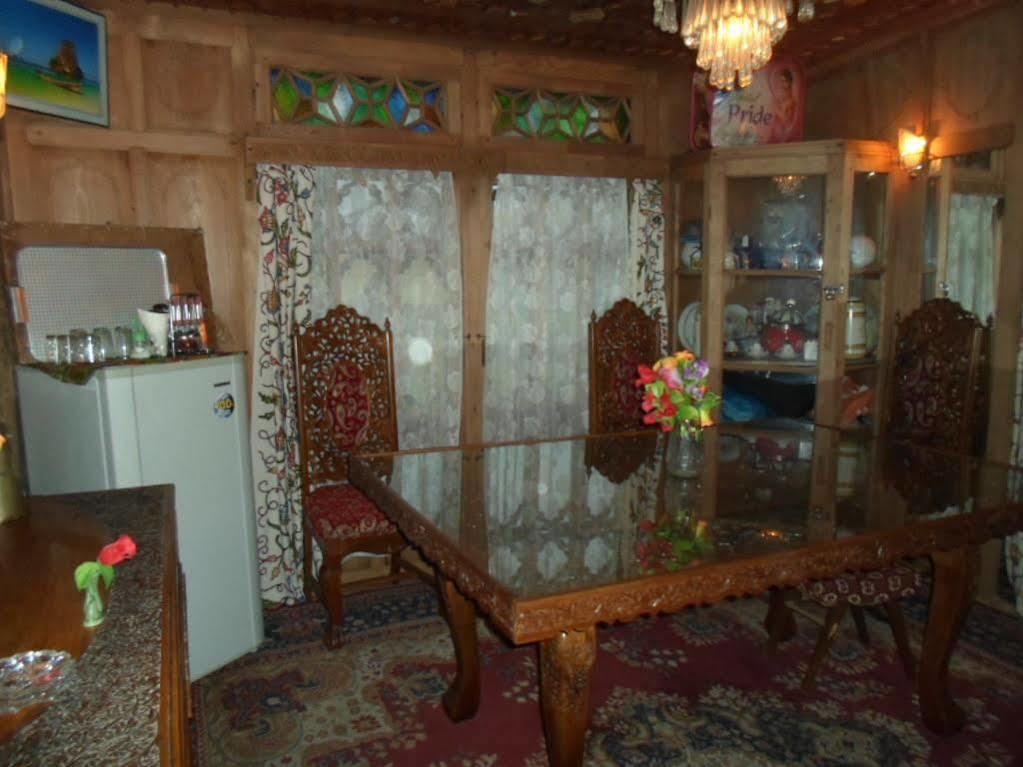 Hotel New Bul Bul Group Of Houseboats Srinagar Durgjan Exterior foto