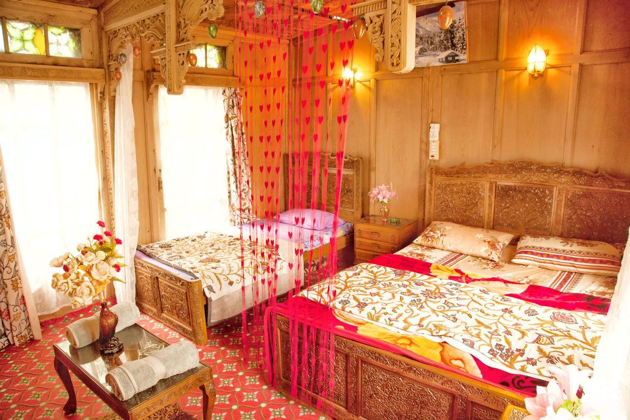 Hotel New Bul Bul Group Of Houseboats Srinagar Durgjan Exterior foto