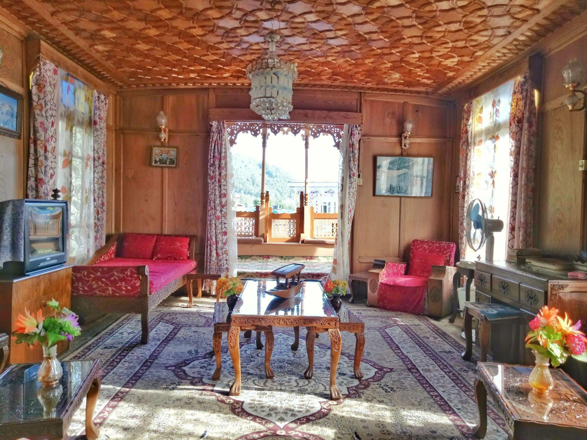 Hotel New Bul Bul Group Of Houseboats Srinagar Durgjan Exterior foto