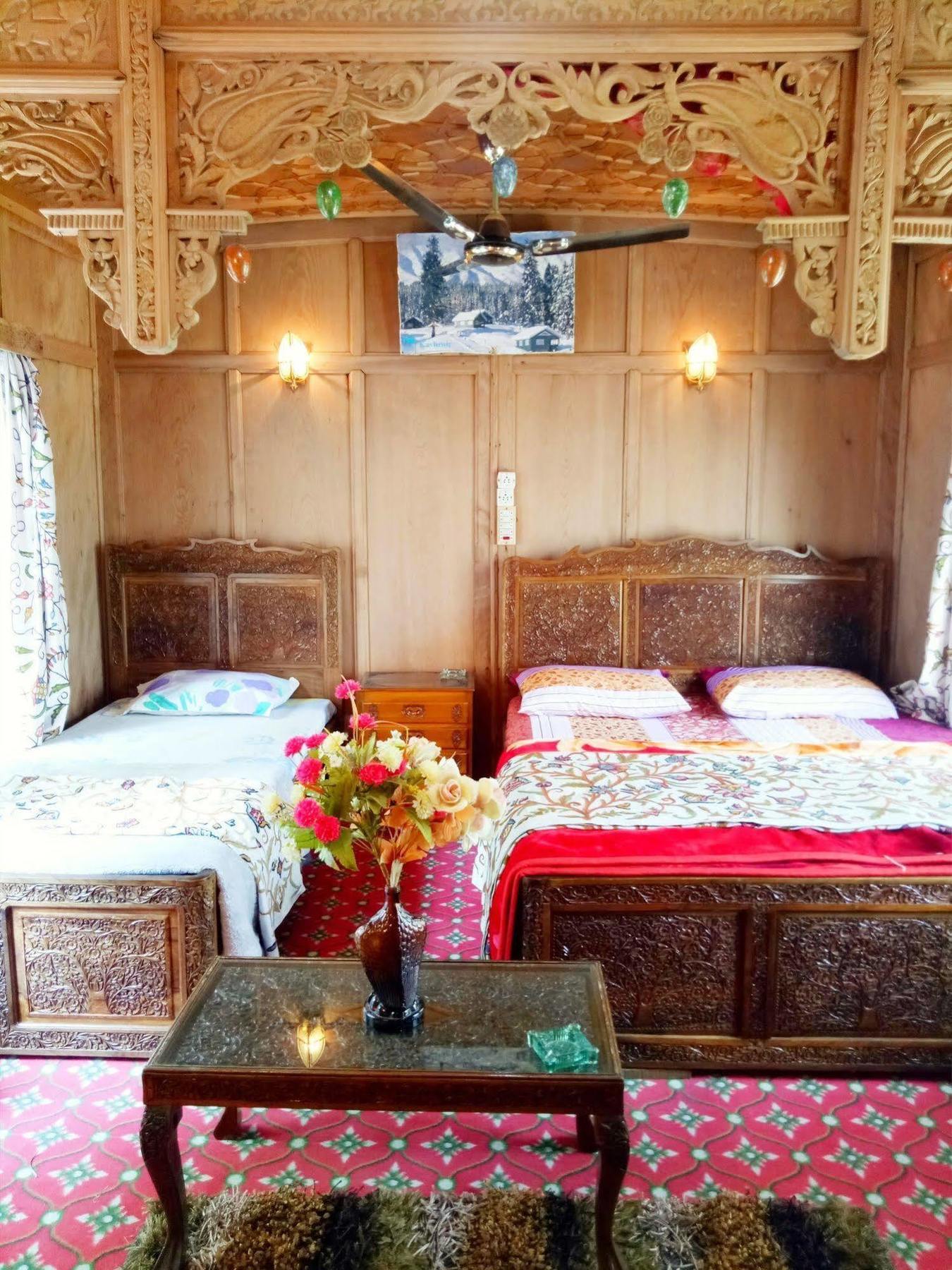 Hotel New Bul Bul Group Of Houseboats Srinagar Durgjan Exterior foto
