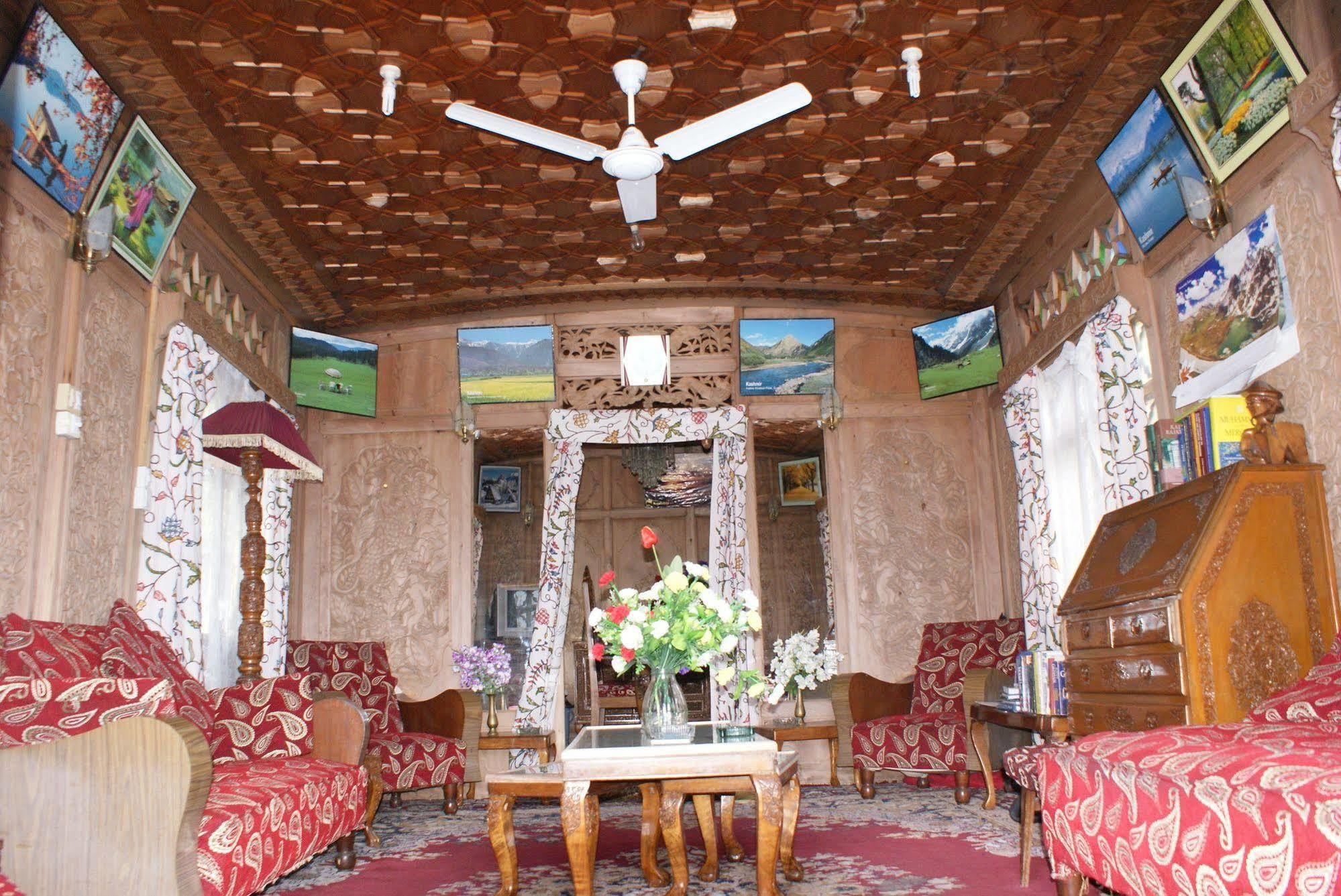 Hotel New Bul Bul Group Of Houseboats Srinagar Durgjan Exterior foto