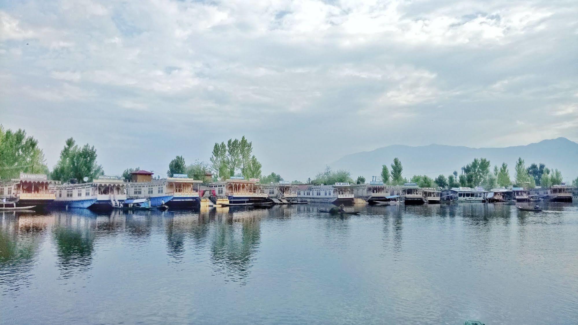 Hotel New Bul Bul Group Of Houseboats Srinagar Durgjan Exterior foto